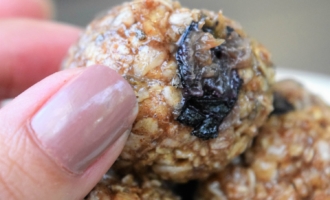 No Bake Blueberry Protein Balls Recipe