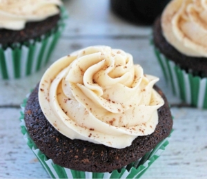 Chocolate-guinness-cupcakes-with-baileys