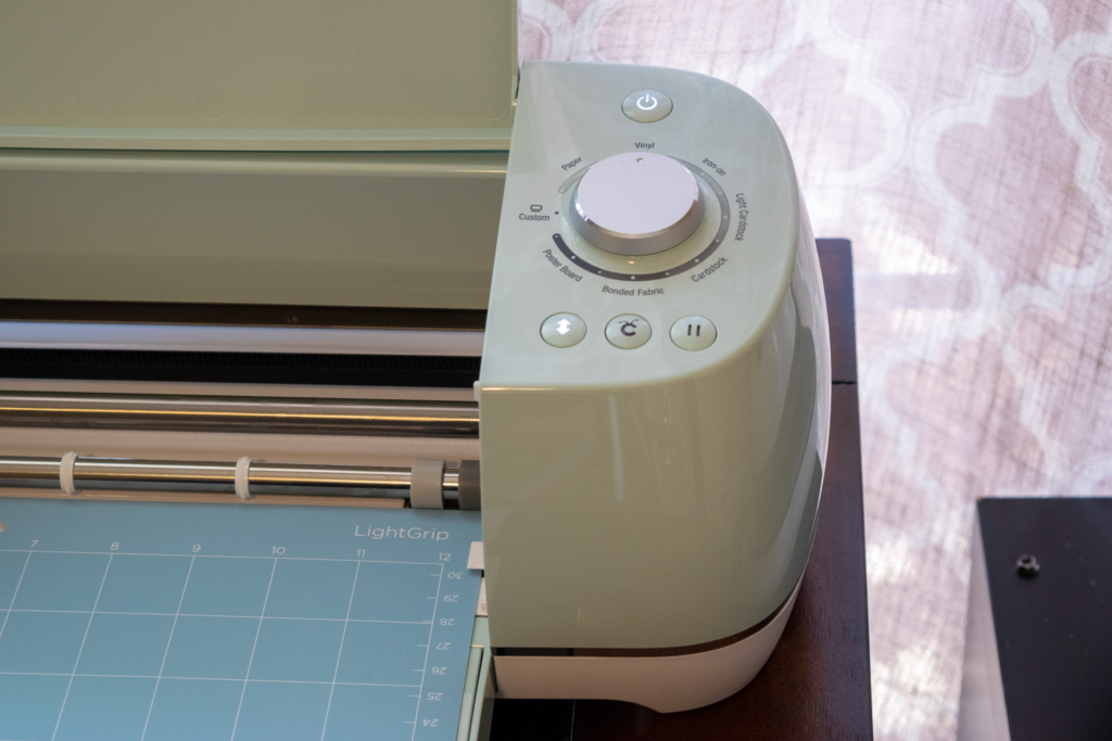 Vinyl Cricut Project for Beginners on the Explore Air 2
